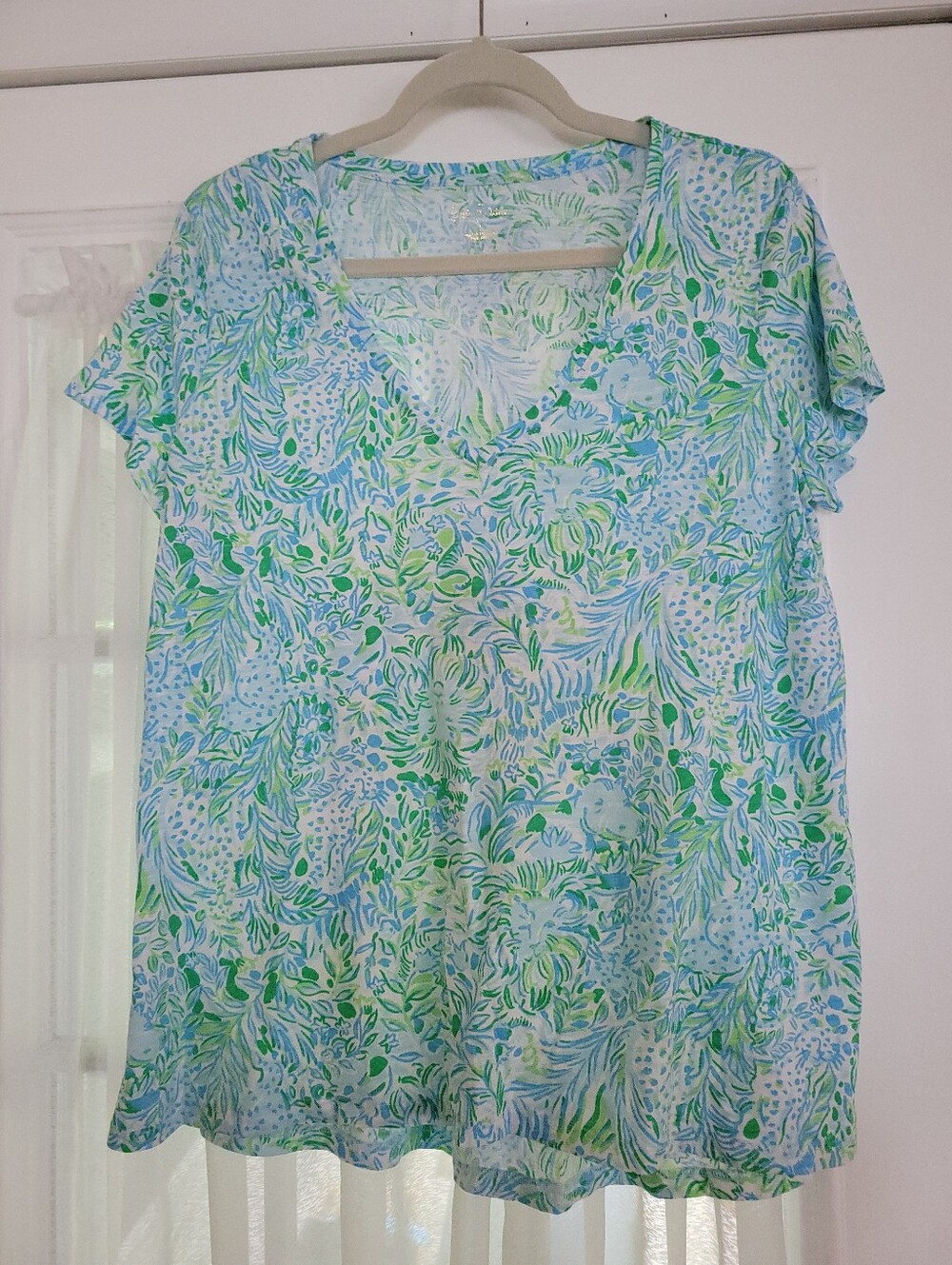 Lily Pulitzer Lightweight Floral Blue & Green V-Neck Tee
